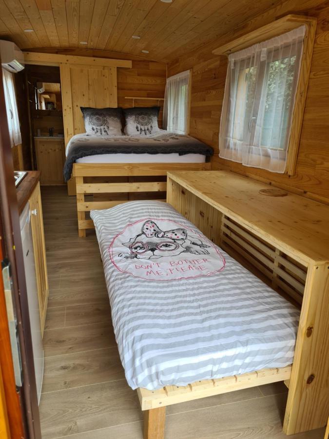 Tiny House Roulotte Villa Cuges-les-Pins Kültér fotó